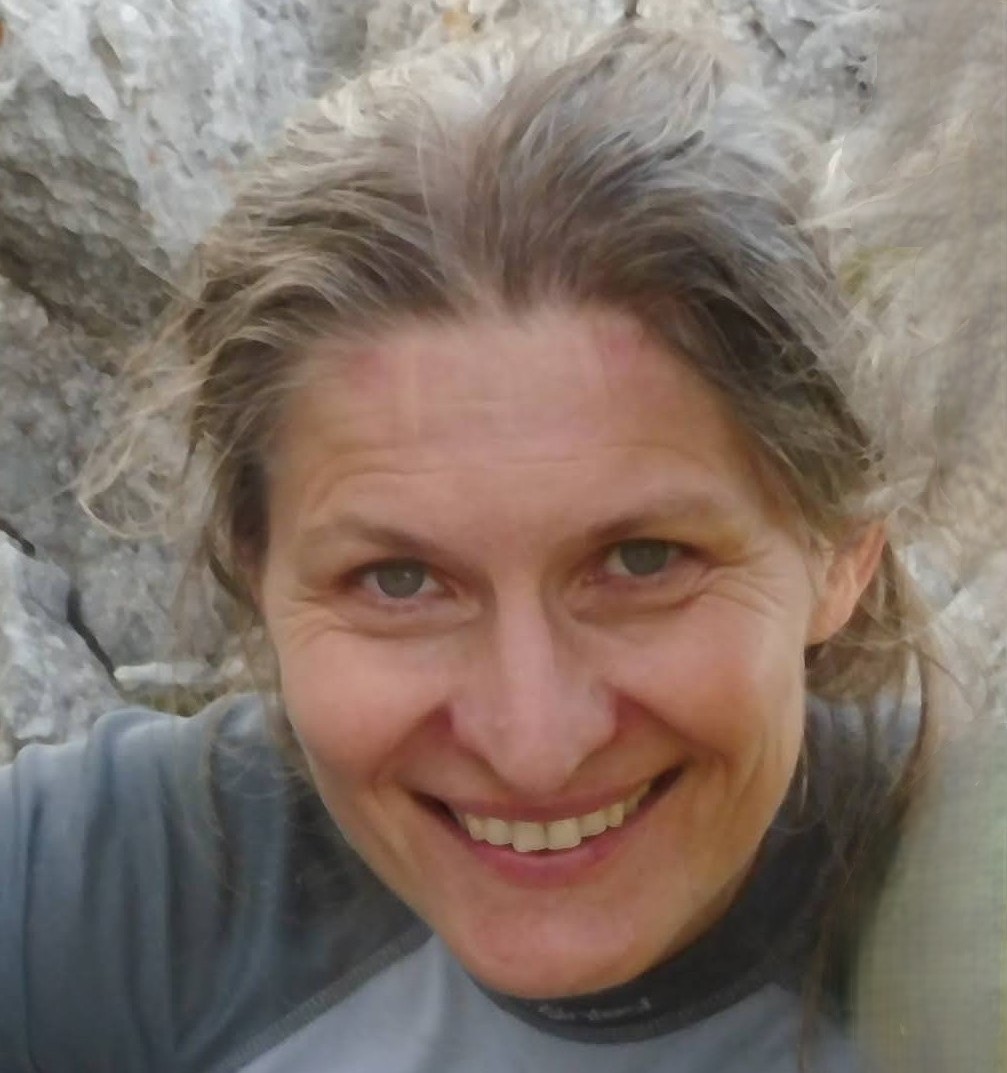 Jarmila Bambuchova Prebytky ze zahradky FINAL - Kdo jsme